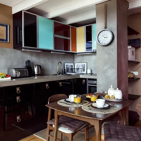 Stylish Loft Close To Old Town شقة